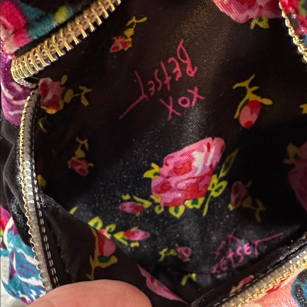 NWT! Betsey Johnson Velvet Black and Multicolor Floral Covertible Backpack - Picture 11 of 14